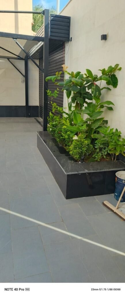 عامل قص اشجار